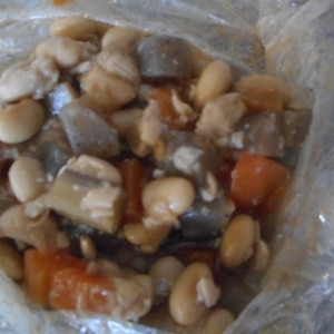 まとめて作って冷凍保存！ふっくらおいしい五目豆